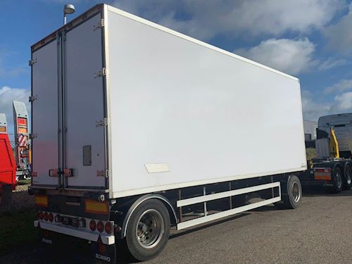 BP Trailer 20-tons 18-pll double-stock, Koffer aufbau