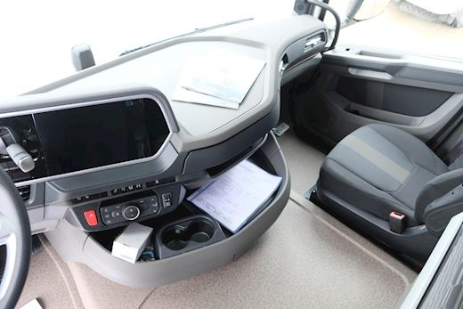 DAF Forvogn udlejes Koffer aufbau - 14