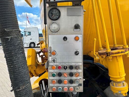 Scania P340 Slamsuger Gully emptier - 10