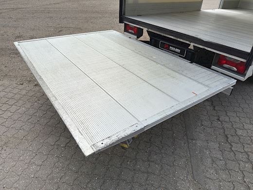 Iveco Daily 35-180 box/liftbil Lukket kasse - 12
