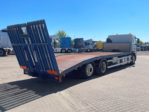 Volvo FM330 m.heldækkende rampe Knæklad - 3