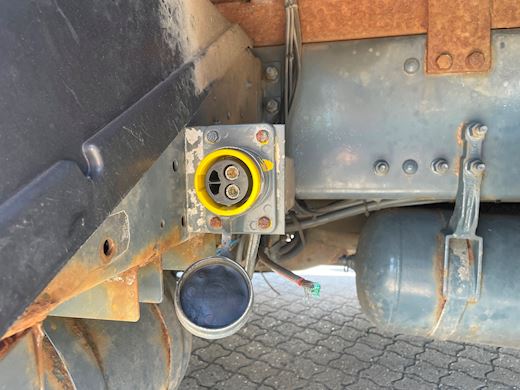 Volvo FM330 m.heldækkende rampe Knæklad - 8
