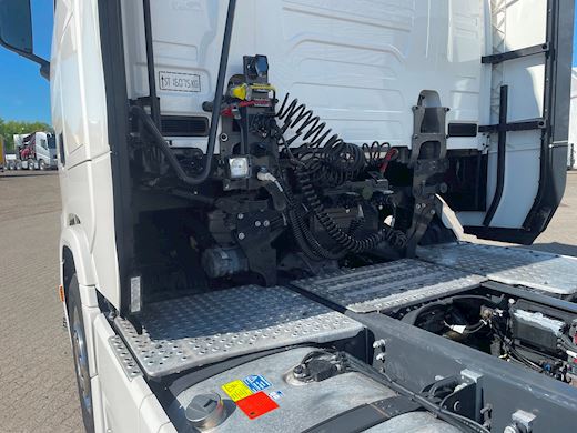 Scania S660 2950 6x2 Sattelzugmaschine - 6