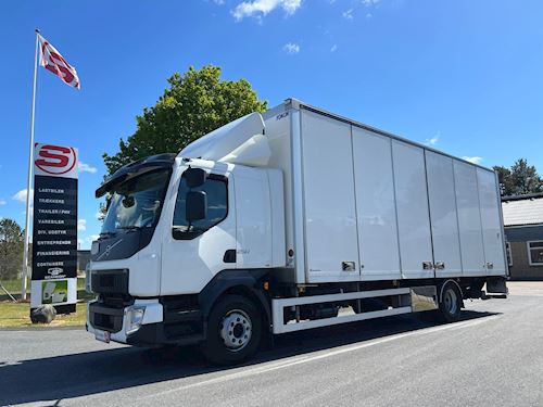 Volvo FL250 foldedørskasse, Fast kasse