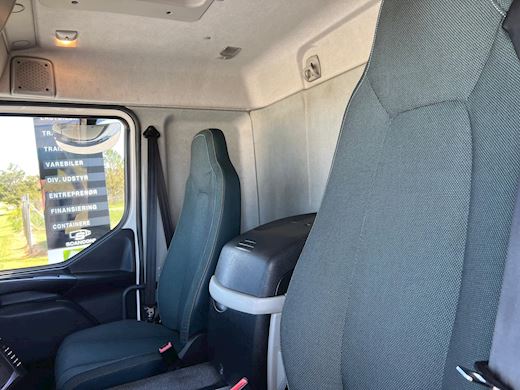 Volvo FL250 foldedørskasse Fast kasse - 13