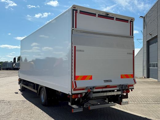 DAF XB 230 Fast Kasse m. lift Closed box - 2