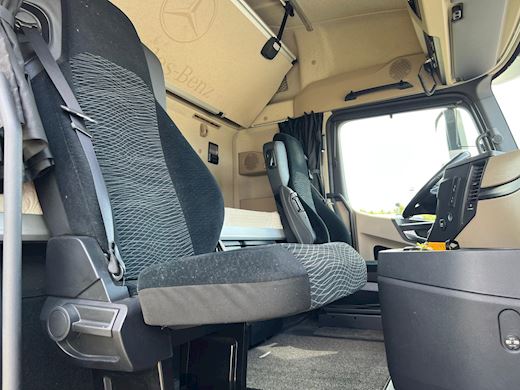 Mercedes-Benz Actros 2548 LS Tractor unit - 10