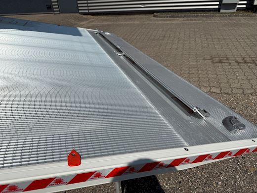 DAF XB 230 m. lift Closed box - 13
