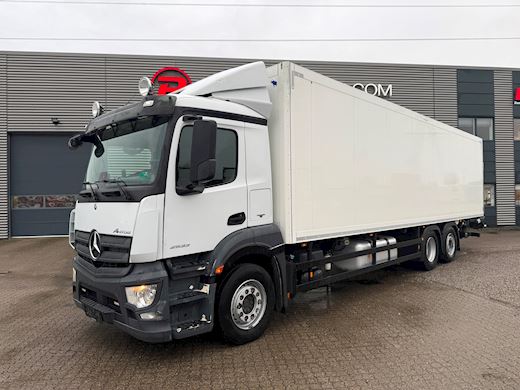 Mercedes-Benz Antos 2533L 6x2*4 Closed box - 2