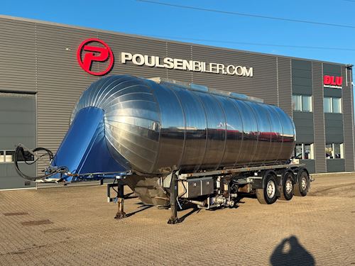 Intercunsult 3-aks tanktrailer 3-rum, Tankopbygning