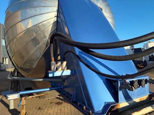 Intercunsult 3-aks tanktrailer 3-rum Tankopbygning - 9