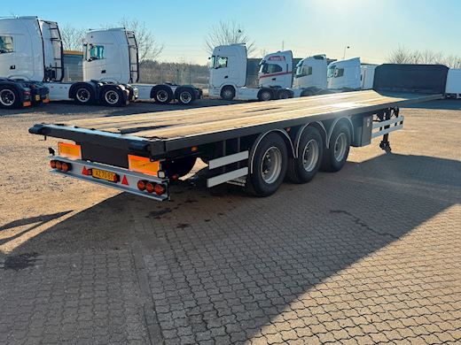 AMT 3-aks ligeud trailer m. containerlåse Åben - 4