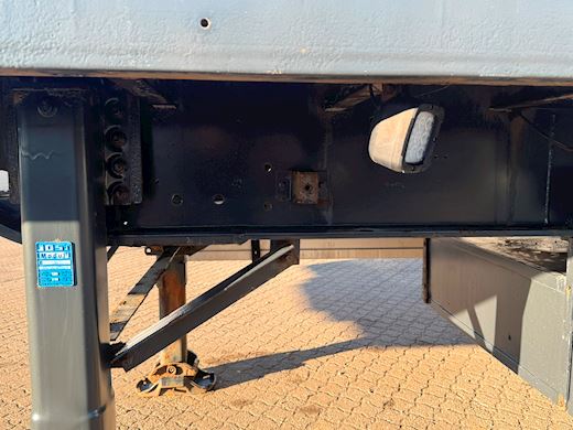 AMT 3-aks ligeud trailer m. containerlåse Åben - 11