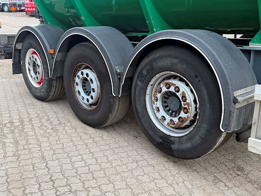 Hobur FP 3-aks 34m3 Gülle Auflieger - 23