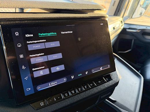 Scania S560 6x2/4 Twinsteer Tractor unit - 9