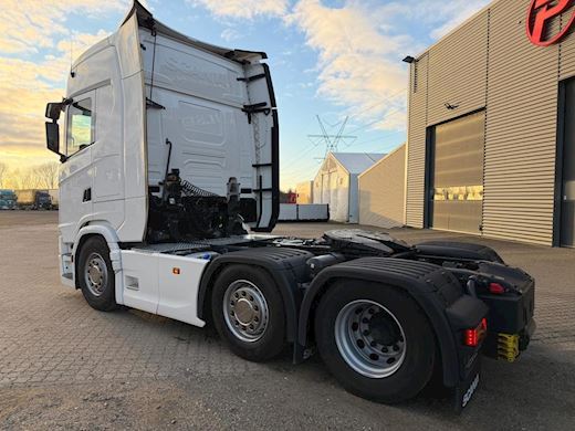 Scania S560 6x2/4 Twinsteer Tractor unit - 6