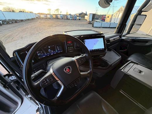 Scania S560 6x2/4 Twinsteer Tractor unit - 14