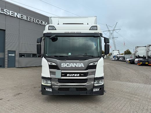 Scania P250 4x2 Närko foldedørskasse Closed box - 3