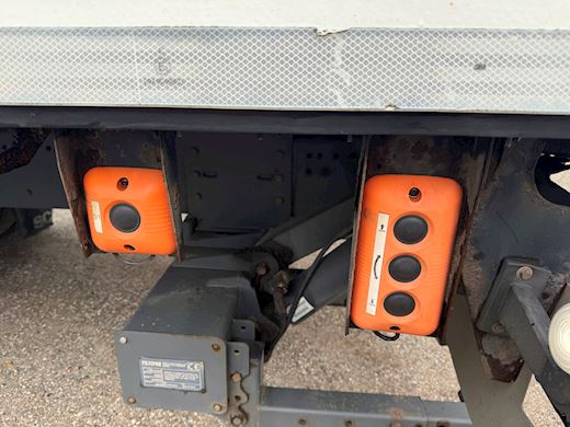 Scania P250 4x2 Närko foldedørskasse Closed box - 13