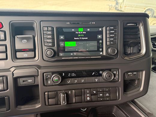 Scania P250 4x2 Närko foldedørskasse Closed box - 18