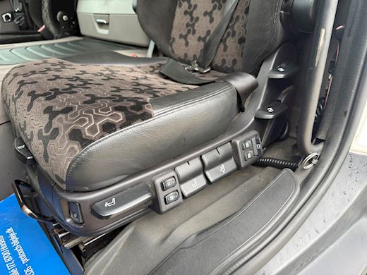 Scania P250 4x2 Närko foldedørskasse Closed box - 16