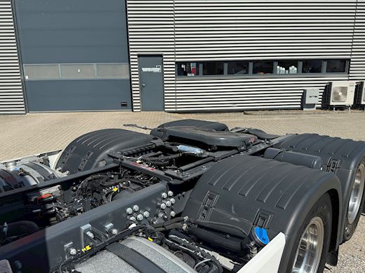 Scania S770 6x2 V8 Tractor unit - 8