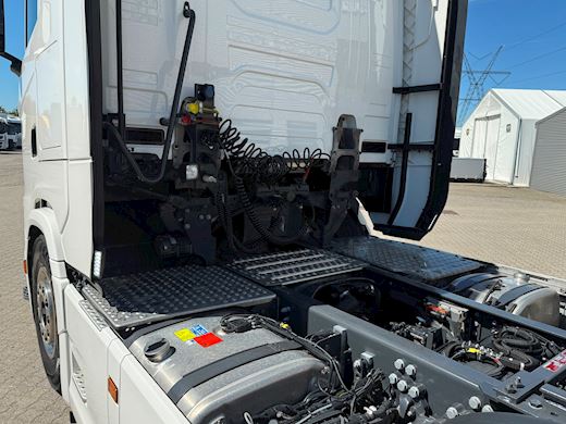 Scania S770 6x2 V8 Tractor unit - 7