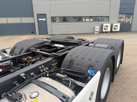 Scania S660 2950 6x2 Tractor unit - 9