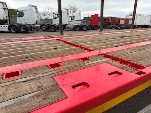 Kel-Berg 3-aks åben ligeud trailer med udtræks-kæpstokke Åben - 9