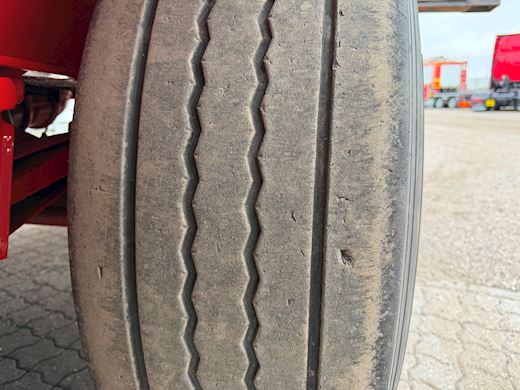 Kel-Berg 3-aks åben ligeud trailer med udtræks-kæpstokke Åben - 16