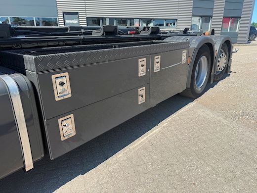 Scania P420 6x2*4 Hejs/kran - 16