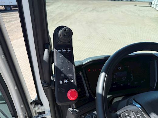 Scania R590 8x4*4 m. HMF 2820K5 kran Hejs/kran - 19