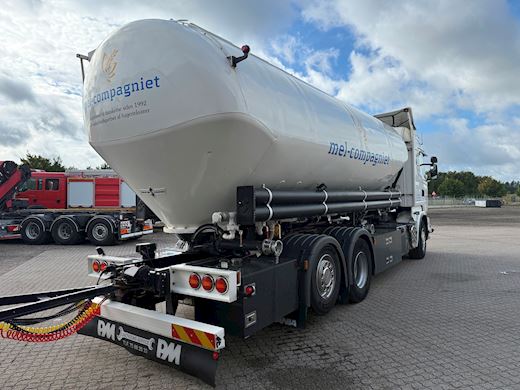 Scania R560 6x2 m. Spritzer silo opbygning Tankopbygning - 9