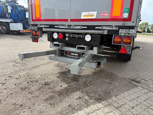 Kässbohrer 3-aks gardintrailer med truckbeslag Gardin - 11