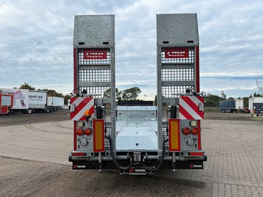 Hangler 3-aks AgroLine maskintrailer med hjulbrønde Maskintrailer - 3