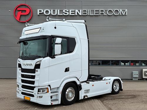 Scania 770S 4x2 Mega, Trækker