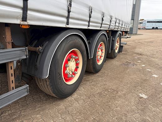 Kel-Berg 3-aks gardintrailer med truckbeslag og lift Curtains - 8