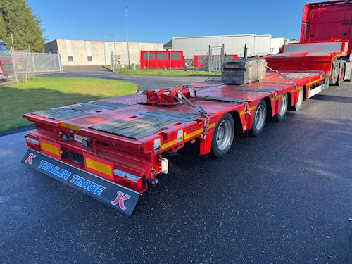 Kässbohrer 4-aks 13,6m maskintrailer m. udtræk, Udtrækkelig